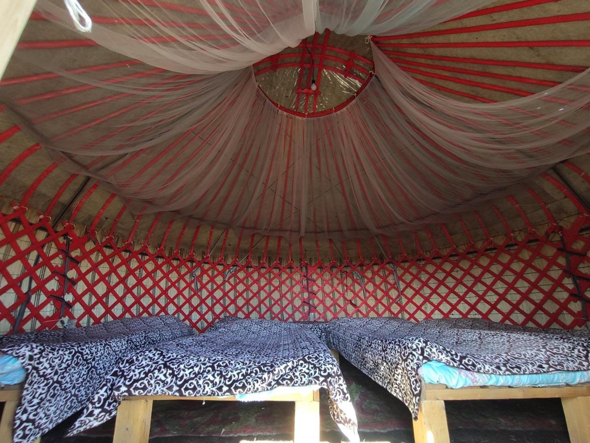 Yurt Camp Ali-Nur At Lake Song-Kol Юрточный Лагерь Али-Нур Озеро Сон-Куль Сон-Куль Кыргызстан Нарын Kyrgyzstan Naryn Luaran gambar