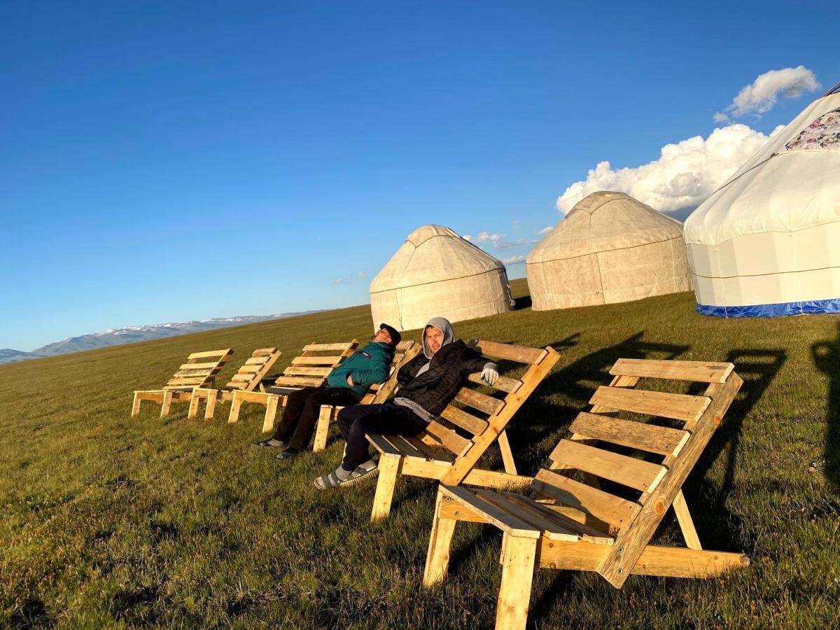 Yurt Camp Ali-Nur At Lake Song-Kol Юрточный Лагерь Али-Нур Озеро Сон-Куль Сон-Куль Кыргызстан Нарын Kyrgyzstan Naryn Luaran gambar