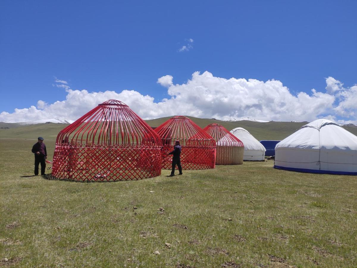 Yurt Camp Ali-Nur At Lake Song-Kol Юрточный Лагерь Али-Нур Озеро Сон-Куль Сон-Куль Кыргызстан Нарын Kyrgyzstan Naryn Luaran gambar
