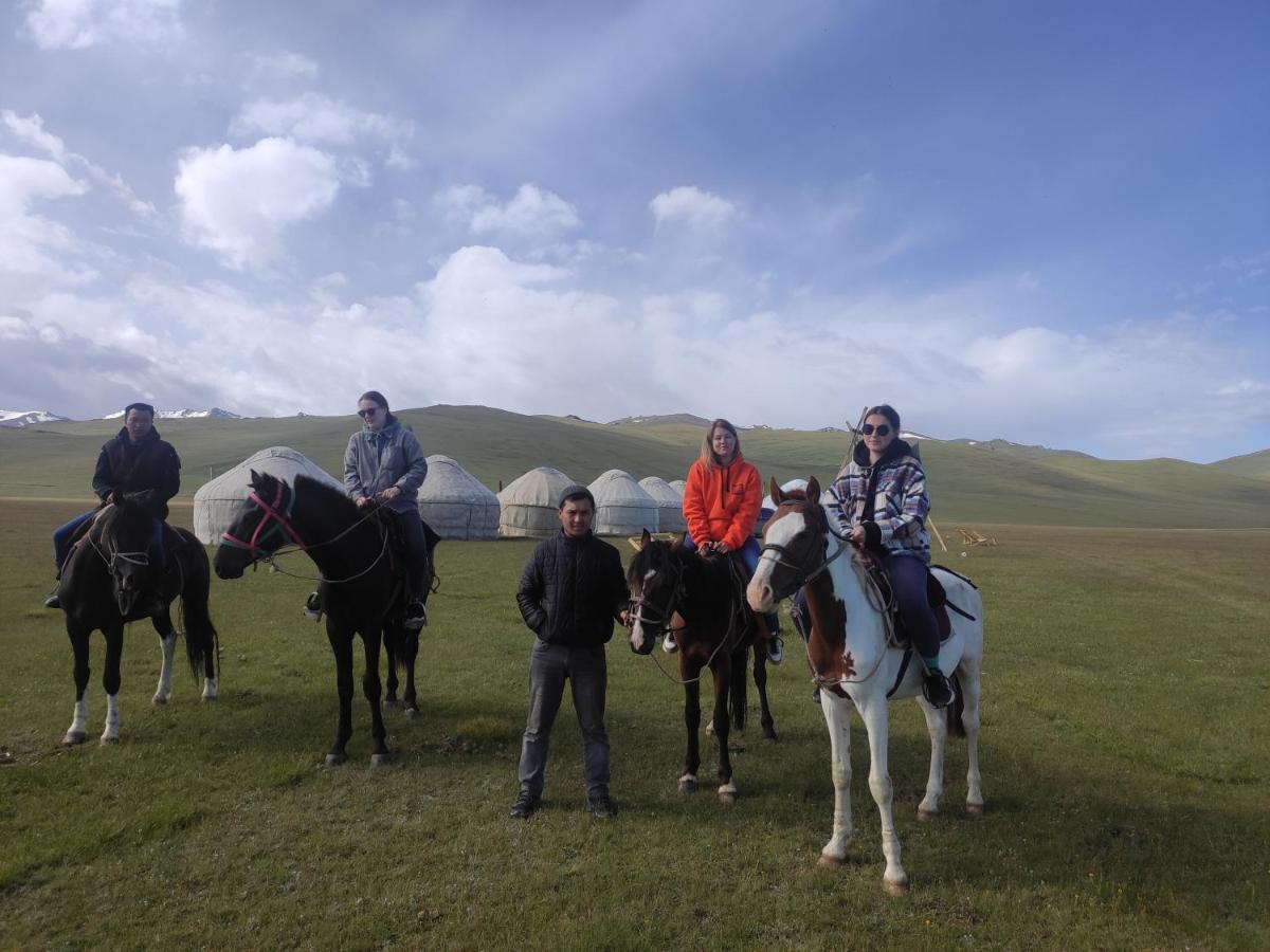 Yurt Camp Ali-Nur At Lake Song-Kol Юрточный Лагерь Али-Нур Озеро Сон-Куль Сон-Куль Кыргызстан Нарын Kyrgyzstan Naryn Luaran gambar