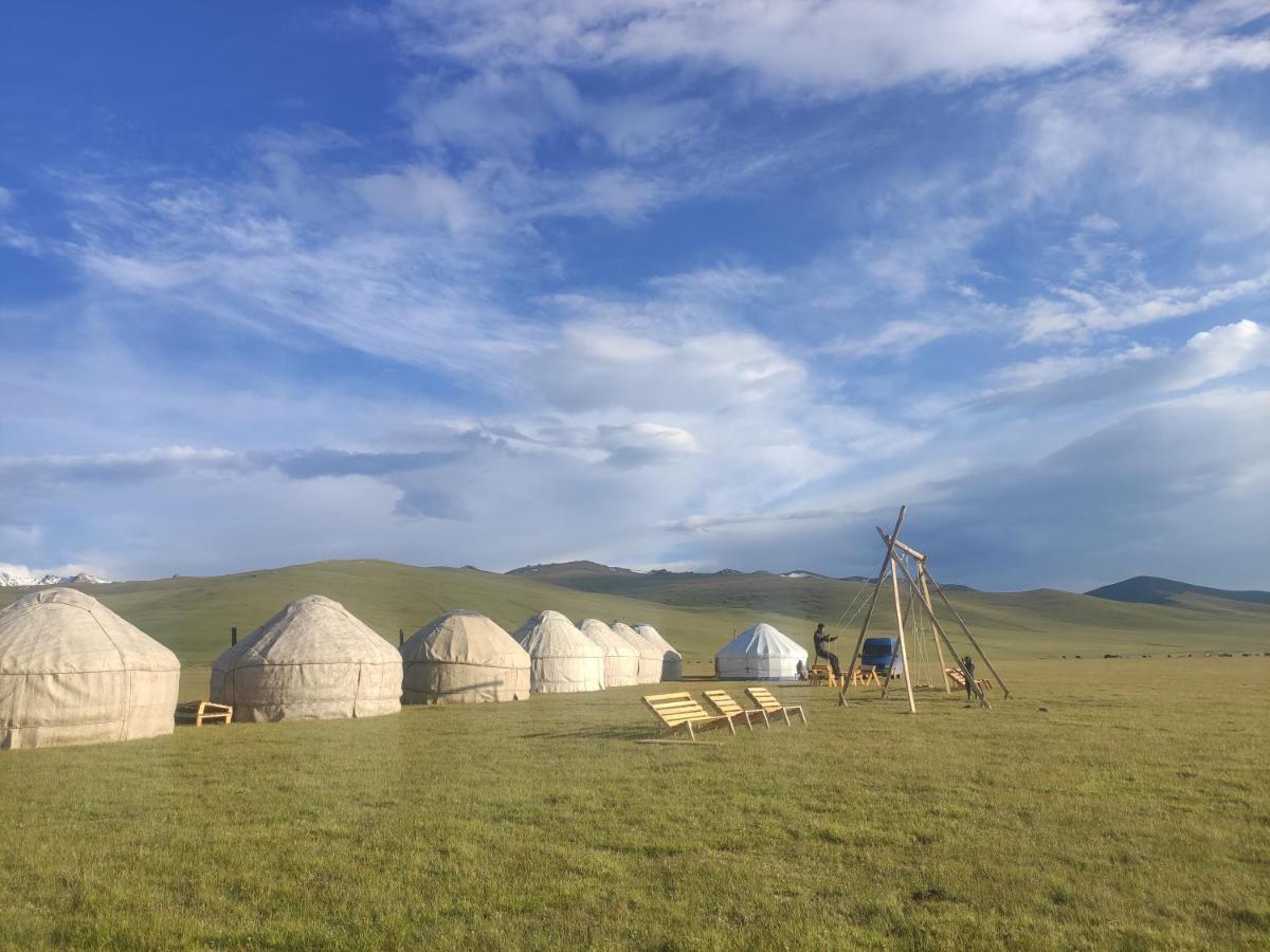 Yurt Camp Ali-Nur At Lake Song-Kol Юрточный Лагерь Али-Нур Озеро Сон-Куль Сон-Куль Кыргызстан Нарын Kyrgyzstan Naryn Luaran gambar