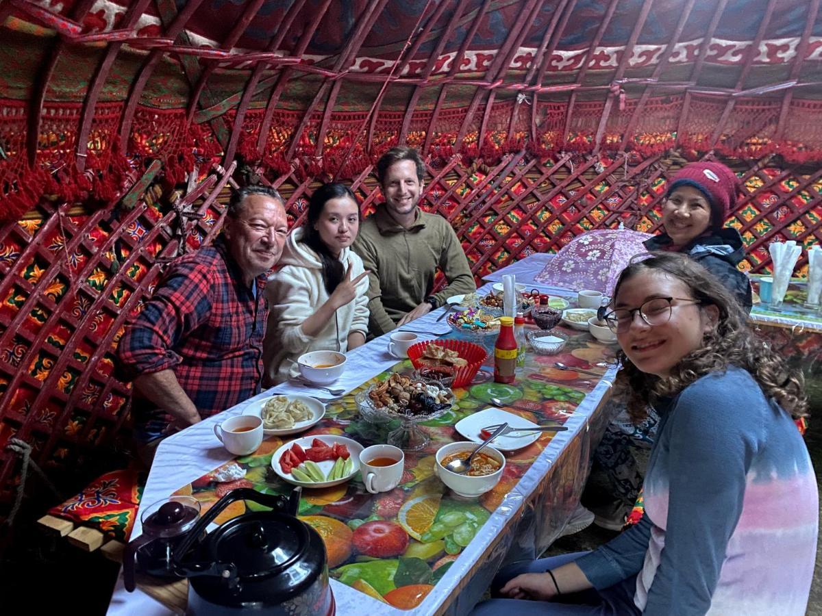 Yurt Camp Ali-Nur At Lake Song-Kol Юрточный Лагерь Али-Нур Озеро Сон-Куль Сон-Куль Кыргызстан Нарын Kyrgyzstan Naryn Luaran gambar
