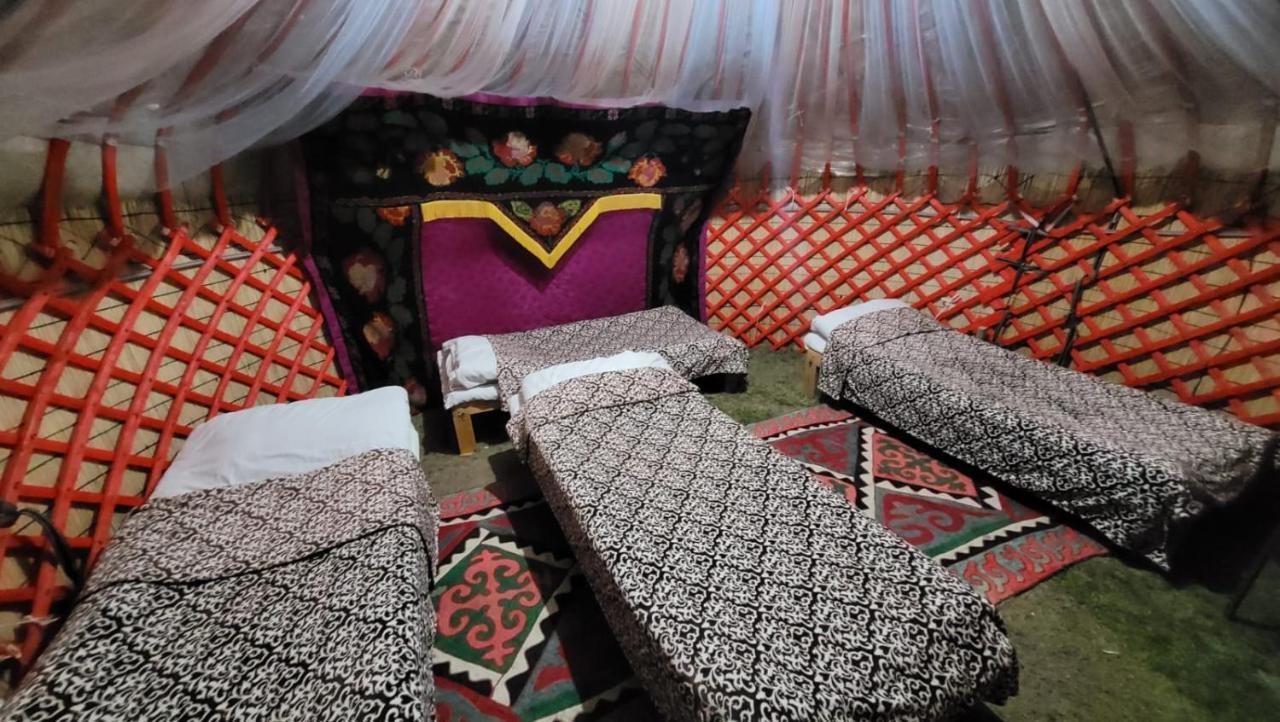 Yurt Camp Ali-Nur At Lake Song-Kol Юрточный Лагерь Али-Нур Озеро Сон-Куль Сон-Куль Кыргызстан Нарын Kyrgyzstan Naryn Luaran gambar