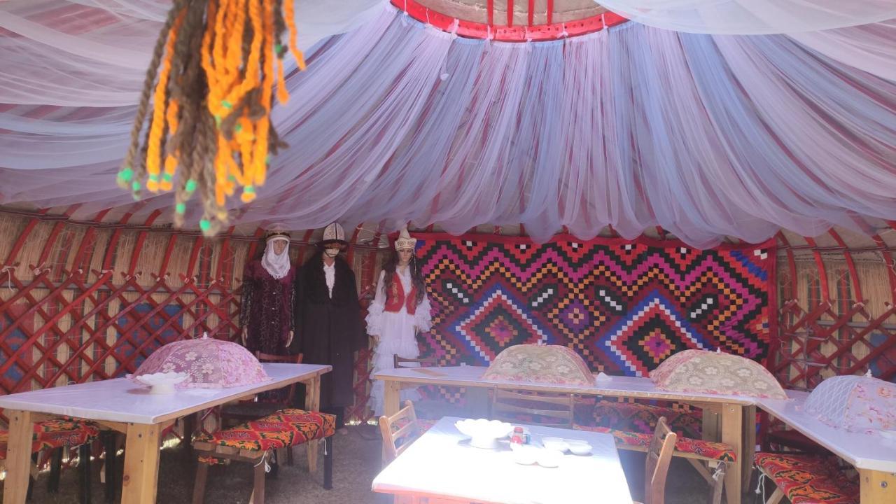 Yurt Camp Ali-Nur At Lake Song-Kol Юрточный Лагерь Али-Нур Озеро Сон-Куль Сон-Куль Кыргызстан Нарын Kyrgyzstan Naryn Luaran gambar
