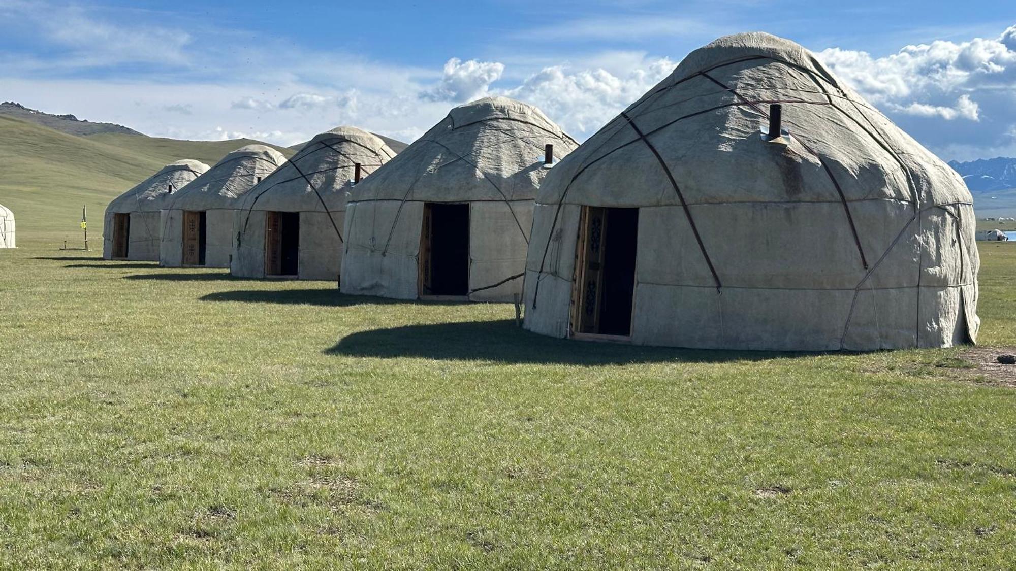 Yurt Camp Ali-Nur At Lake Song-Kol Юрточный Лагерь Али-Нур Озеро Сон-Куль Сон-Куль Кыргызстан Нарын Kyrgyzstan Naryn Luaran gambar