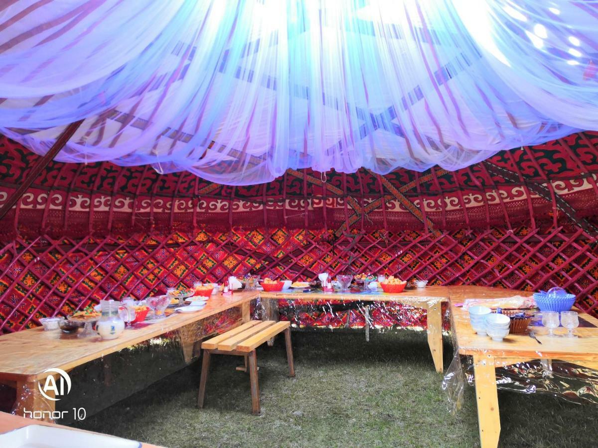 Yurt Camp Ali-Nur At Lake Song-Kol Юрточный Лагерь Али-Нур Озеро Сон-Куль Сон-Куль Кыргызстан Нарын Kyrgyzstan Naryn Luaran gambar