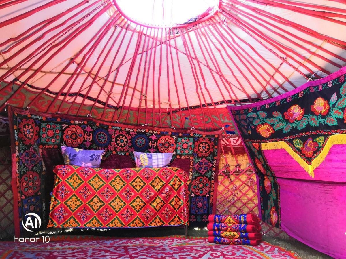 Yurt Camp Ali-Nur At Lake Song-Kol Юрточный Лагерь Али-Нур Озеро Сон-Куль Сон-Куль Кыргызстан Нарын Kyrgyzstan Naryn Luaran gambar