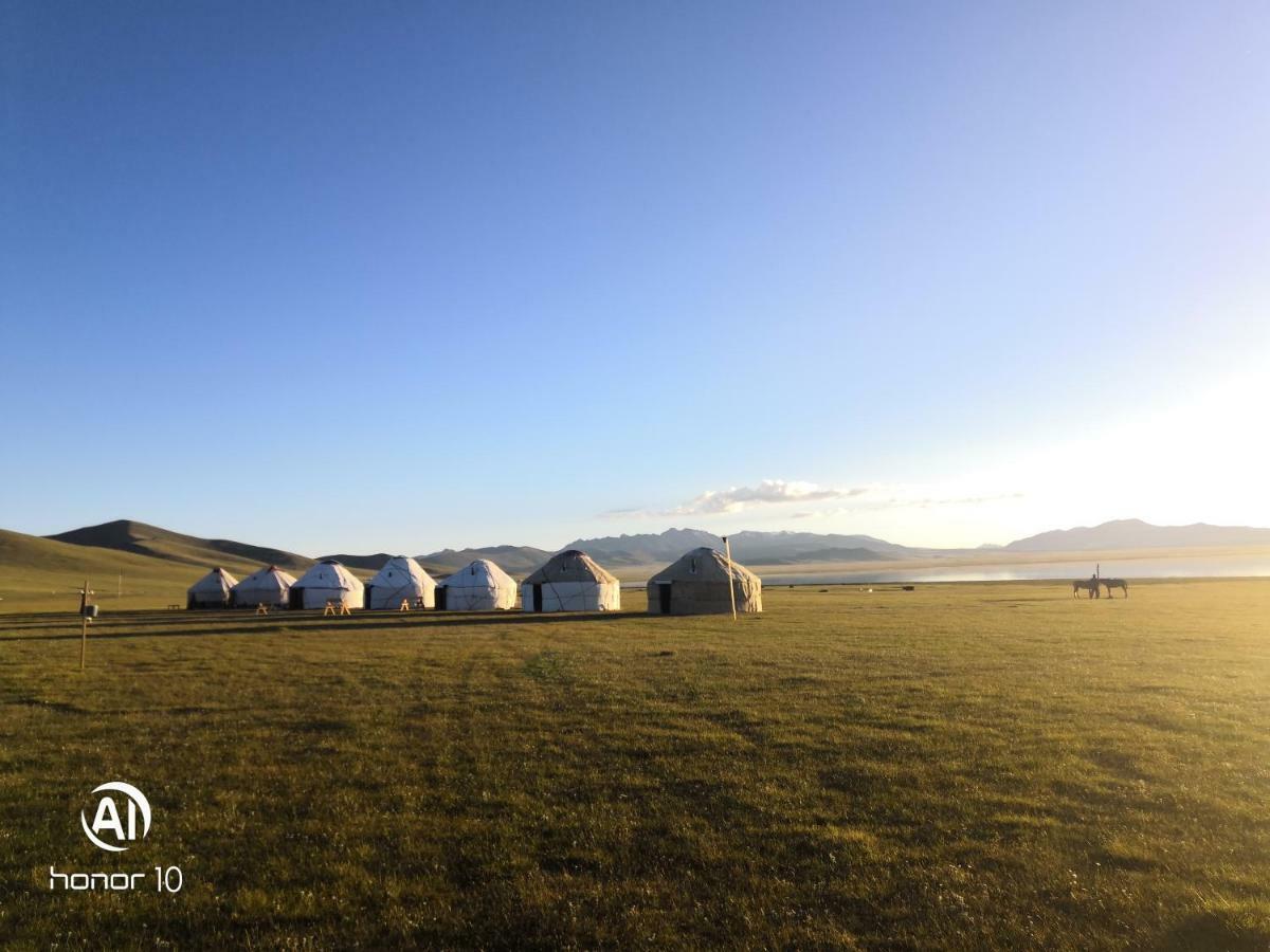 Yurt Camp Ali-Nur At Lake Song-Kol Юрточный Лагерь Али-Нур Озеро Сон-Куль Сон-Куль Кыргызстан Нарын Kyrgyzstan Naryn Luaran gambar