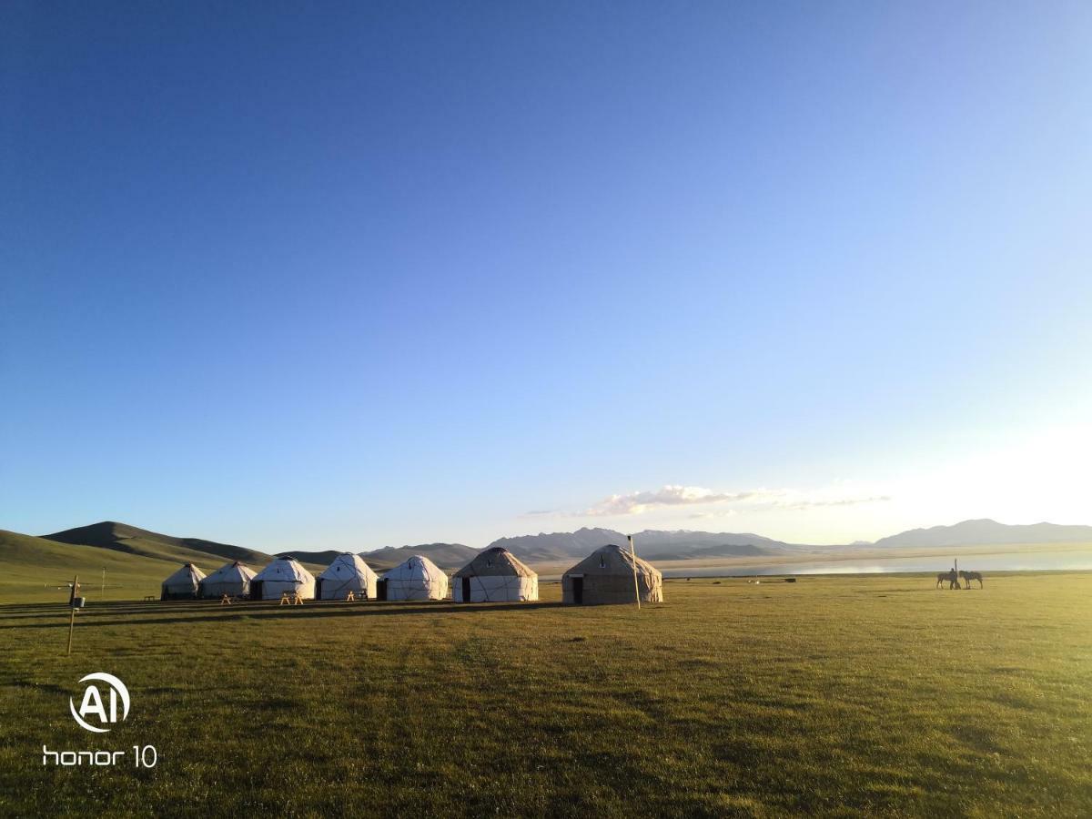 Yurt Camp Ali-Nur At Lake Song-Kol Юрточный Лагерь Али-Нур Озеро Сон-Куль Сон-Куль Кыргызстан Нарын Kyrgyzstan Naryn Luaran gambar