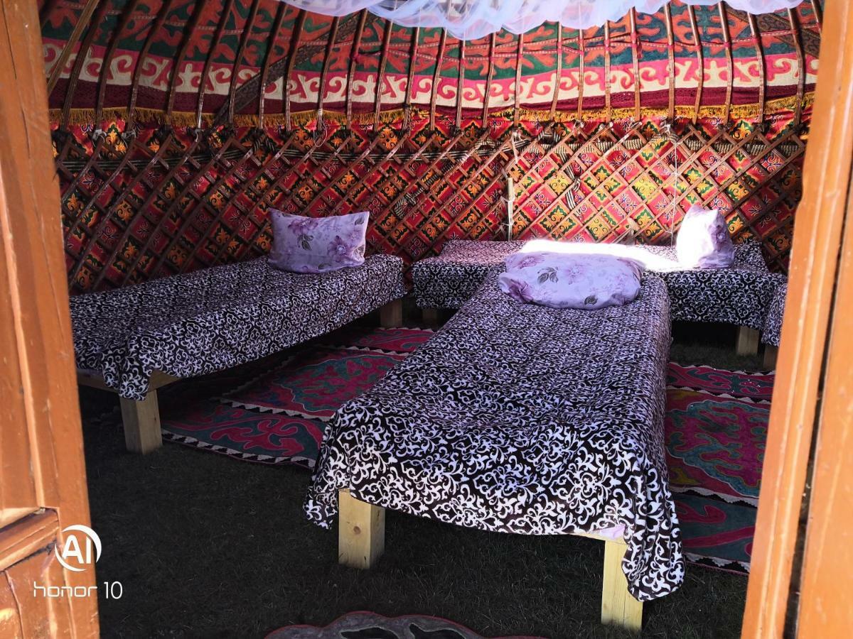 Yurt Camp Ali-Nur At Lake Song-Kol Юрточный Лагерь Али-Нур Озеро Сон-Куль Сон-Куль Кыргызстан Нарын Kyrgyzstan Naryn Luaran gambar